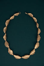 Load image into Gallery viewer, Leaflet Collar