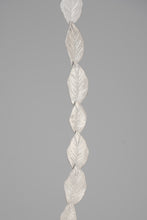 Load image into Gallery viewer, Ghost leaf collar