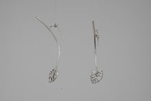 Load image into Gallery viewer, Monstera Earring