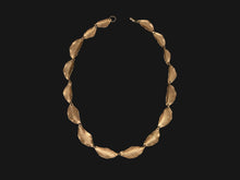 Load image into Gallery viewer, Leaflet Collar