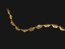 Load image into Gallery viewer, Leaflet Collar