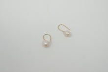 Load image into Gallery viewer, Pearl Pinchers