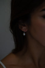 Load image into Gallery viewer, Pearl Pinchers