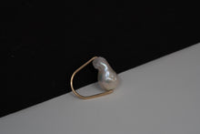 Load image into Gallery viewer, Baroque Pearl Ring