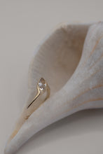 Load image into Gallery viewer, Kiss Ring
