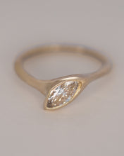 Load image into Gallery viewer, Kiss Ring
