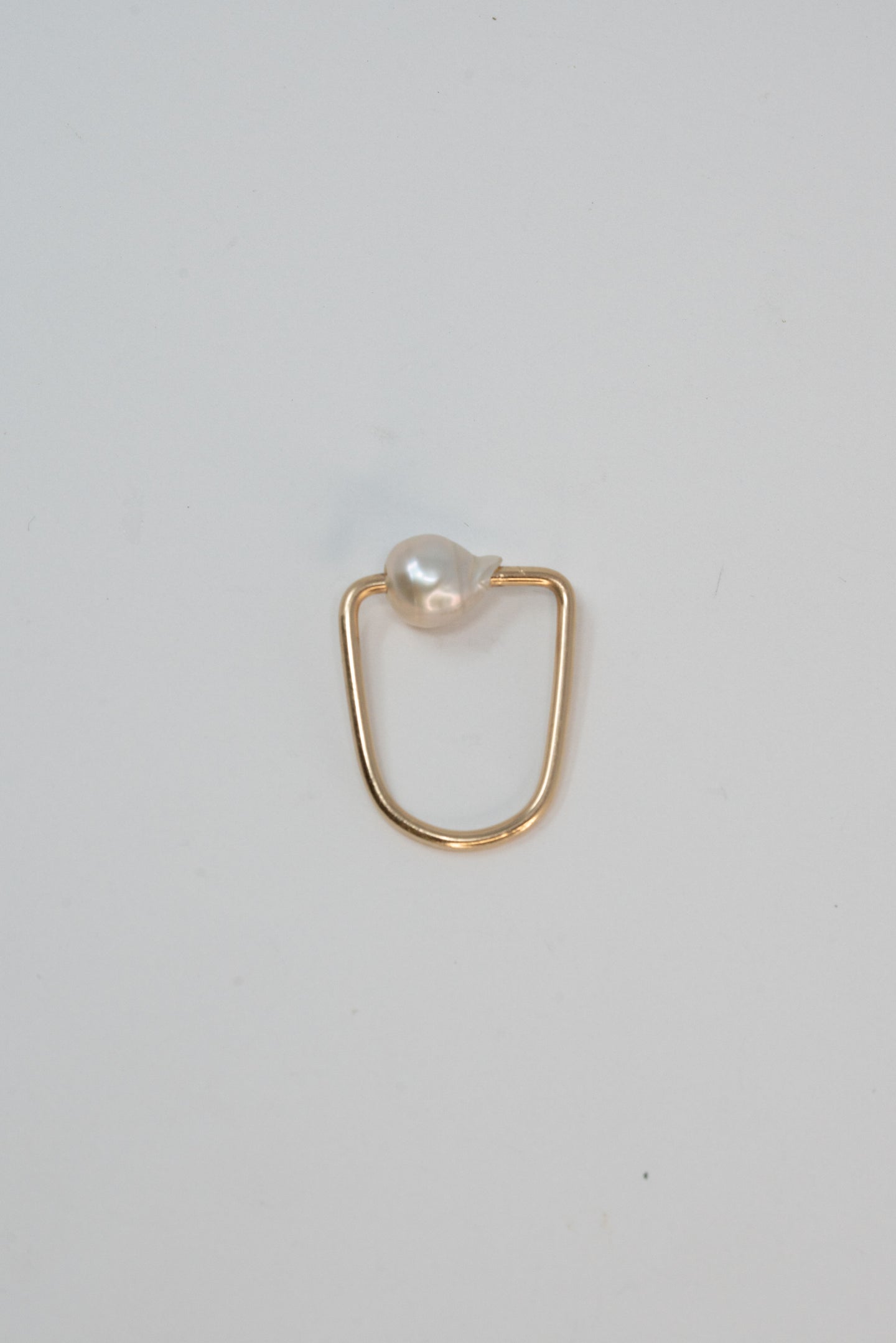 Mini Baroque Pearl Ring