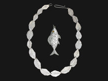 Load image into Gallery viewer, Ghost leaf collar
