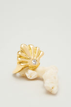 Load image into Gallery viewer, Rayshell ring
