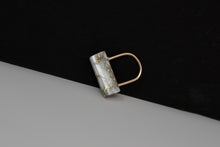 Load image into Gallery viewer, Gold and marble hightop U ring
