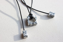 Load image into Gallery viewer, Black and White Marble Throughput Necklace

