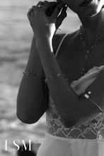 Load image into Gallery viewer, Dew Drop Lariat
