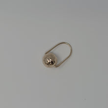 Load image into Gallery viewer, Hammered Globe ring
